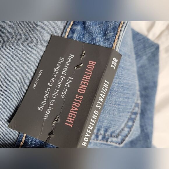 NWT Torrid Womens Distressed Vintage Stretch Boyfriend Straight Leg Jeans Sz 18R - Picture 4 of 4